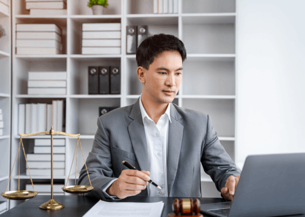 Lawyer in Florida using Certified translation services for contracts and court documents with accuracy.