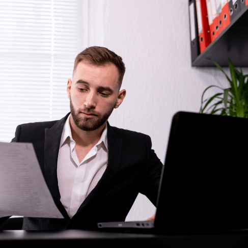 Translator providing certified translation of Birth Certificates in Florida for official & legal use, ensuring full accuracy.