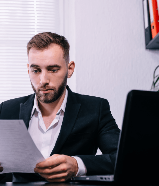 Translator in Florida offering online service to get a free quote for translation services, ensuring fast document handling.